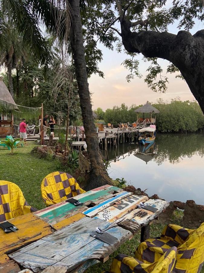 Pombo Kunda Villa Sanyang Exterior photo